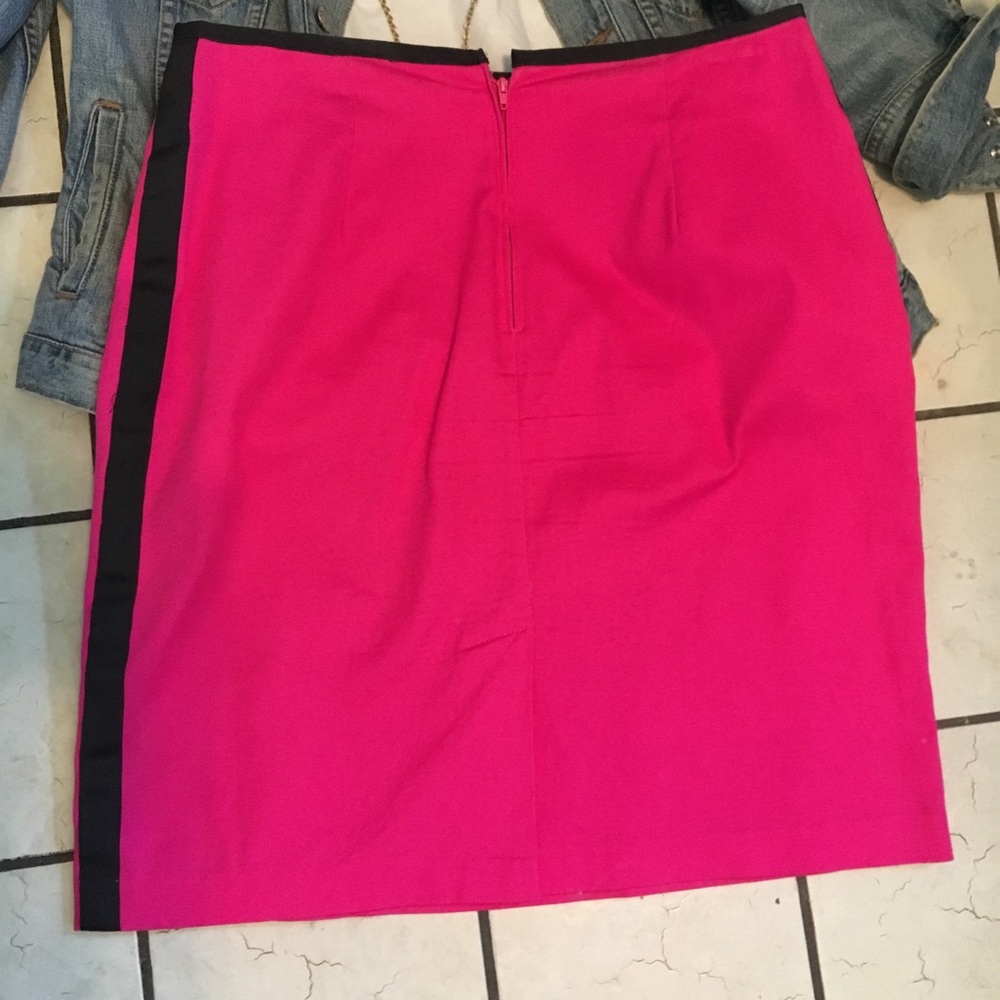 Stretchy skirt by Wildlife New York - Picture 3 of 4